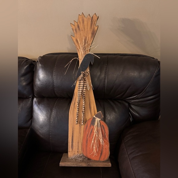 Rustic Harvest Decor with Pumpkin and Crow